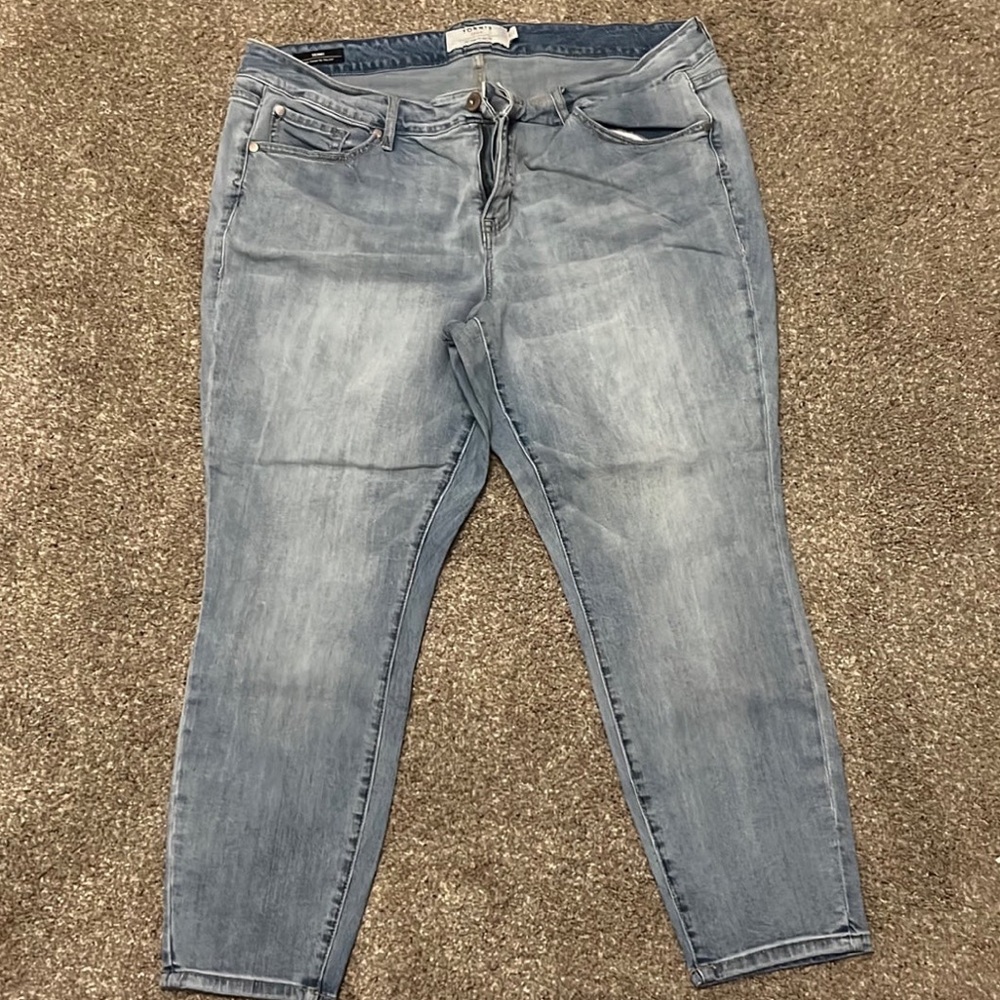Torrid Distressed Skinny Jeans Size 20.